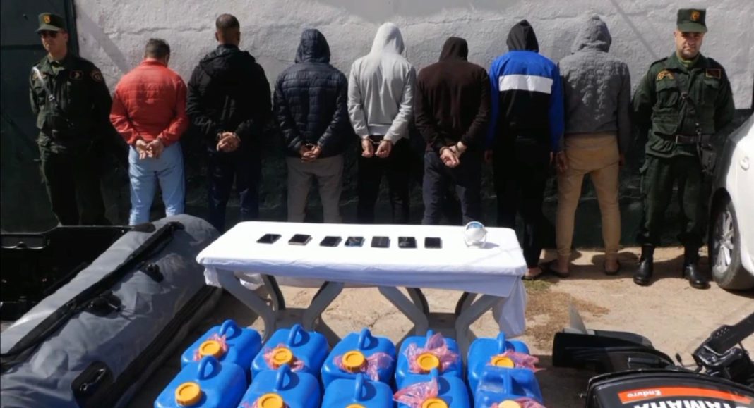 02 - Sept harragas arrêtés et un réseau de passeur démantelé