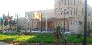 Protesta des postulants devant le siège de la daïra d’Aïn El Turck – 560 recours déposés par les contestataires de la liste des bénéficiaires des 500 logts sociaux de Bousfer