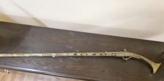 Récupération d’un fusil du 19e siècle par l’ambassade d’Algérie en Suisse