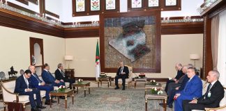 Le président de la République reçoit le chef du Gouvernement tunisien