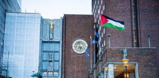 Journée internationale de solidarité avec le peuple palestinien – Le drapeau palestinien hissé devant l’Hôtel de ville d’Oslo