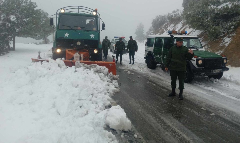 08 - Plusieurs routes bloquées par la neige
