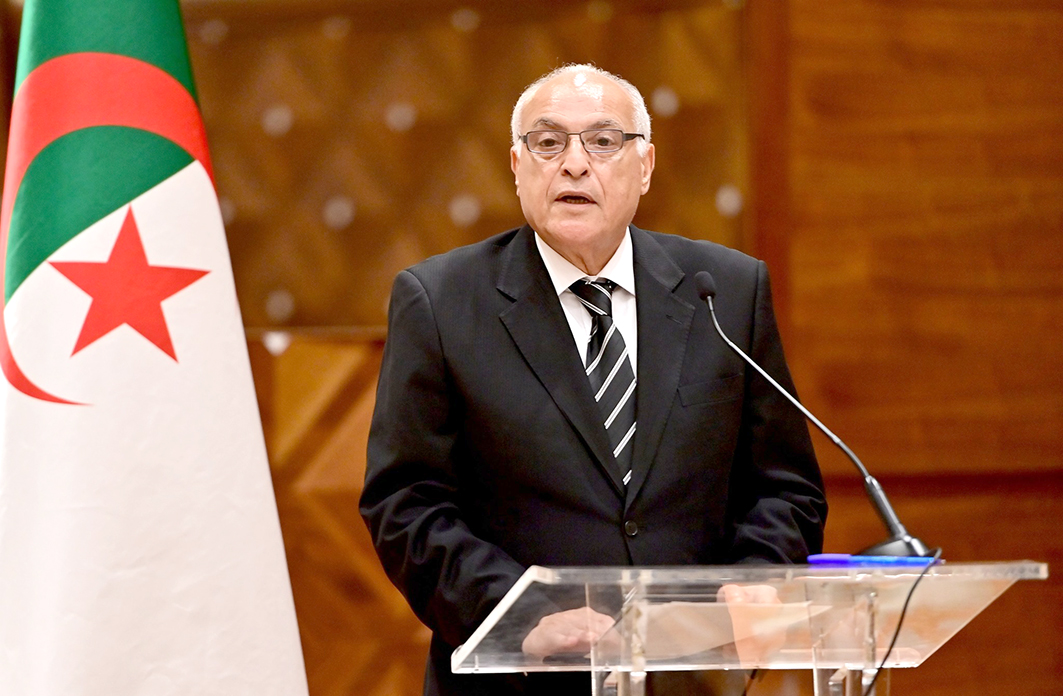 07-Chargé par le président de la République