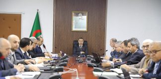 Sayoud préside une réunion de coordination consacrée à l’Etablissement universitaire de transport et de services