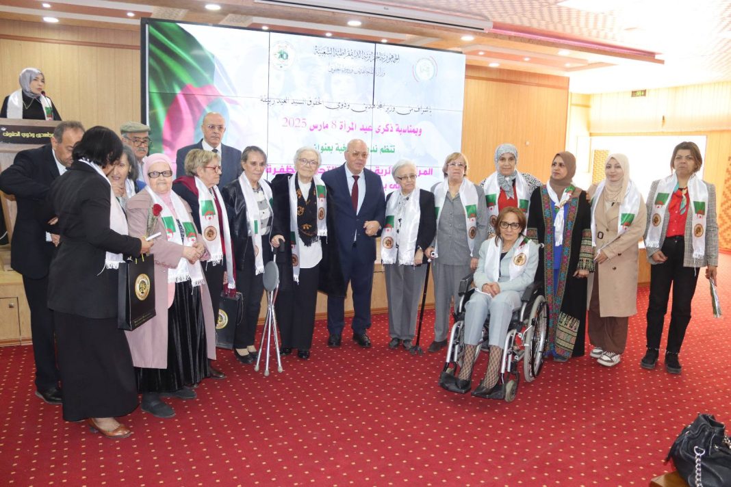 10 - Rebiga salue le rôle pionnier de la femme algérienne