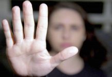 ONU – Les programmes de lutte contre la violence envers les femmes “au bord du gouffre”