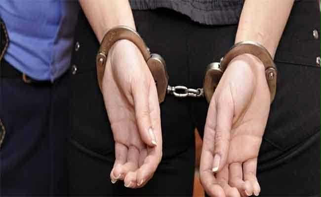 Une femme arrêtée pour escroquerie par charlatanisme