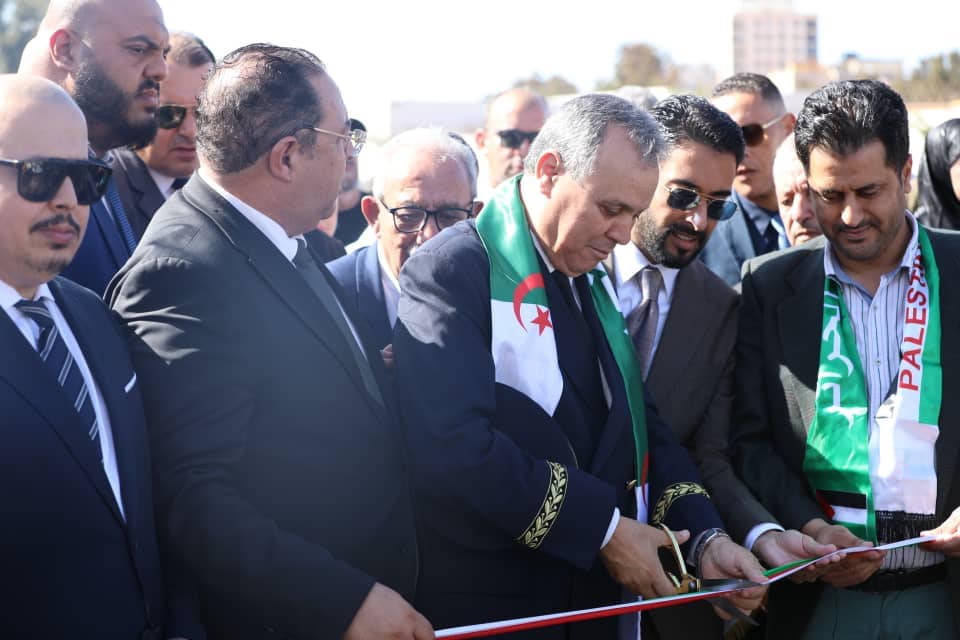 02 - À Oran, la flamme du 1er Novembre unit mémoire, fidélité et développement