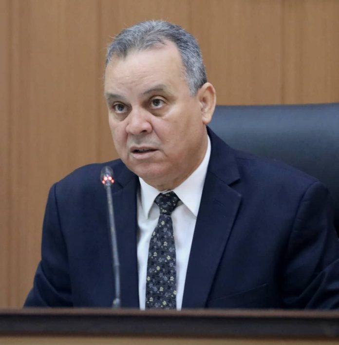 03 - Ouchene exige des rapports détaillés et un contrôle serré sur l’exécution des programmes de développement