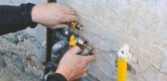 Relizane – Raccordement de 2 340 foyers au gaz naturel grâce à un investissement de 1,23 milliard DA