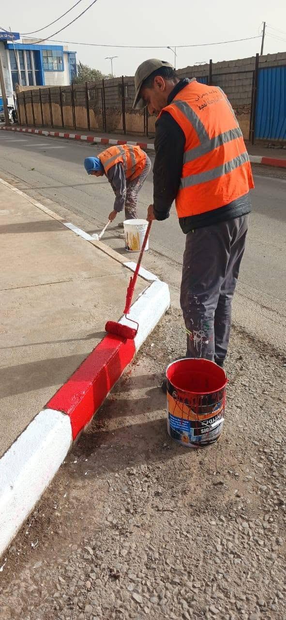 02 - Nettoyage, démolition et soutien social Une journée d’interventions pour un cadre de vie amélioré à El Hassi