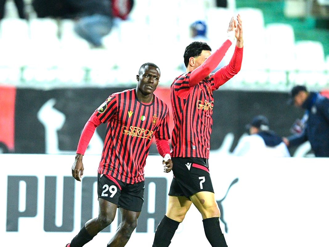 13 - Les Rouge et Noir arrachent la victoire et sécurisent la première place