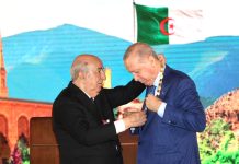 Ordre du mérite – Tebboune décerne à Erdogan la médaille « Athir »
