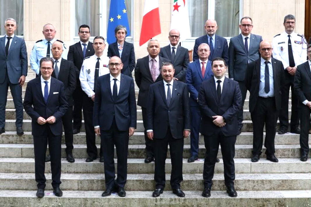 08 - Sayoud copréside à Paris une réunion avec son homologue français