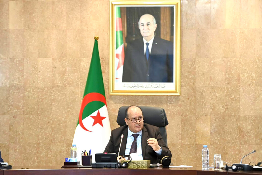 11 - Sifi Ghrieb préside un conseil interministériel