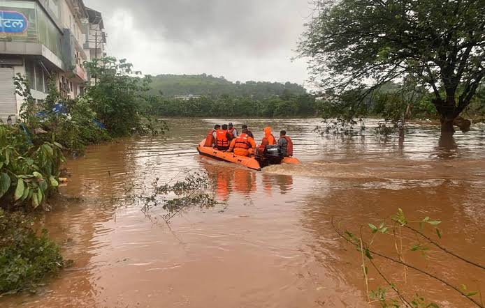 13 - Inondations en Inde