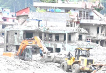 Crue dans l’Himalaya – Au moins 633 morts