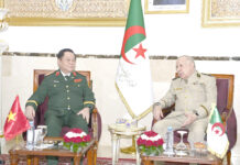 Algérie-Vietnam – Le Général d’Armée Chanegriha reçoit un responsable de l’Armée vietnamienne