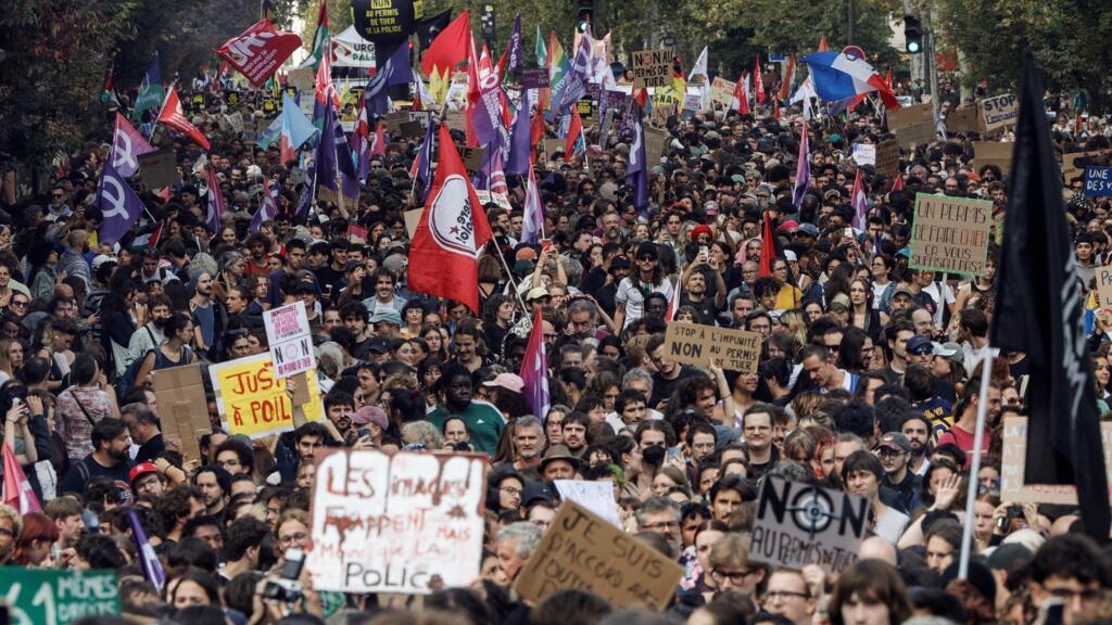 11 -Des milliers de personnes mobilisées en France