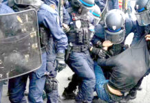 France – Des avocats alertent sur des violences visant des lycéens en garde à vue